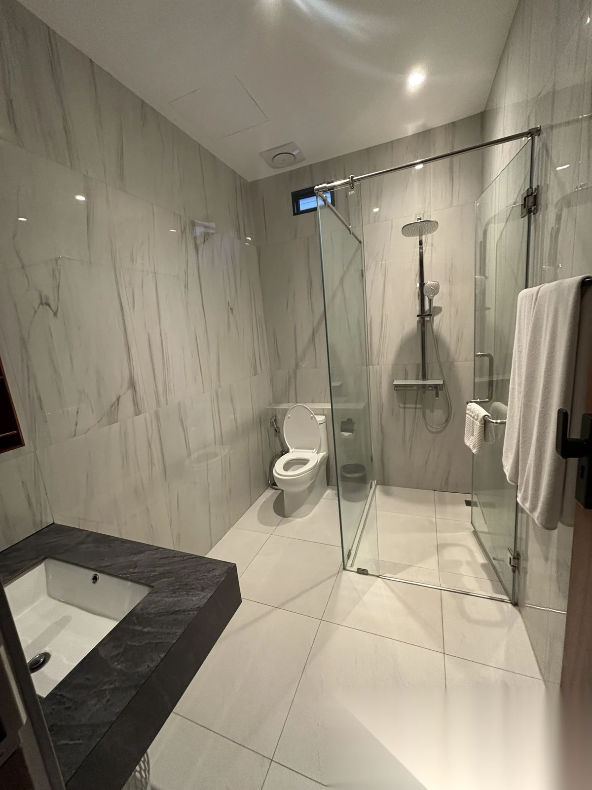 Вилла 2BR в комплексе Poom Villa · Теп Красаттри · Выход к бассейну — фото 6