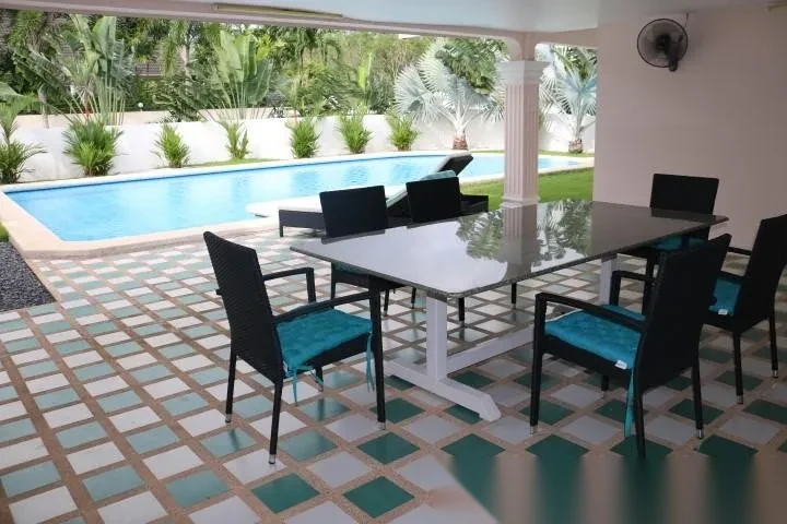 Вилла 3BR в комплексе Mission Heights Village · Теп Красаттри · Вид в сад — фото 16
