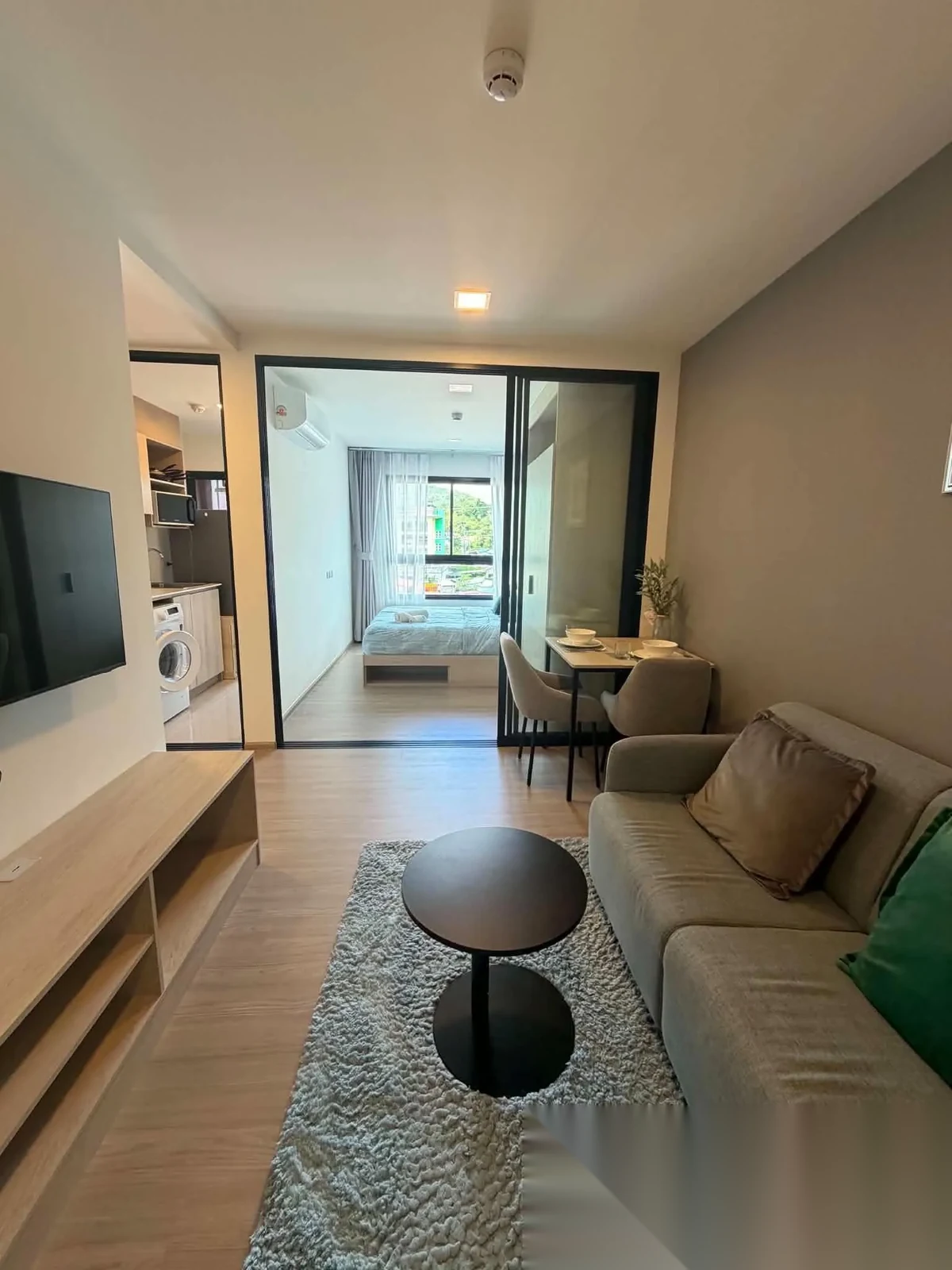 Апартаменты 1BR в ЖК THE BASE Bukit · Вичит · Выход к бассейну — фото 2