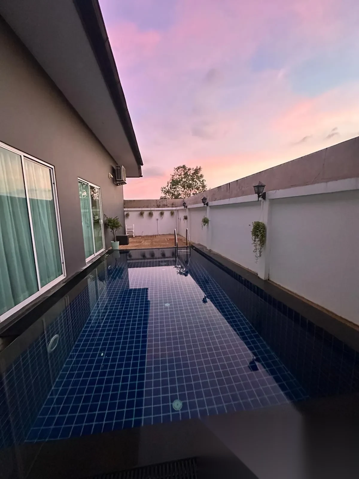 3 Bedroom Villa for rent at Ananda Lake View complex · Thep Krasattri · Garden View — photo 5