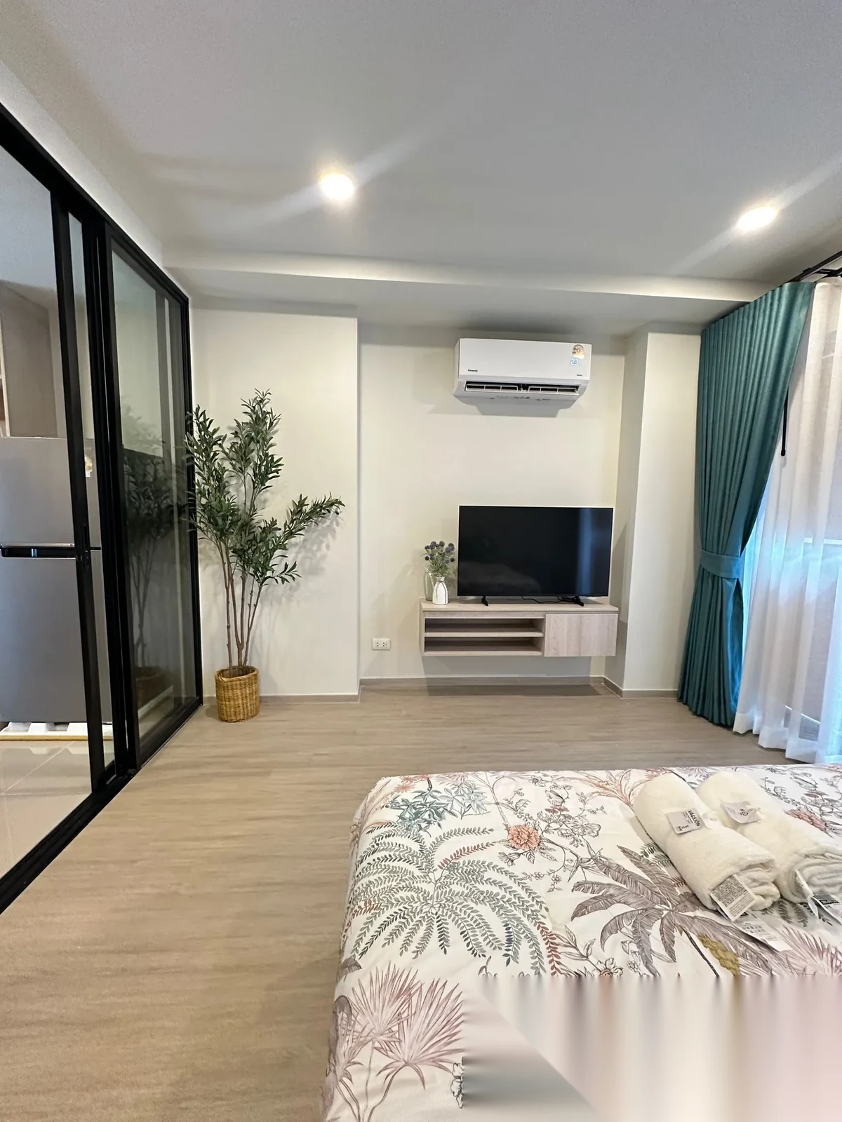 1 Bedroom Apartment for rent at The Origin Kathu-Patong complex · Kathu · Pool Access — photo 2