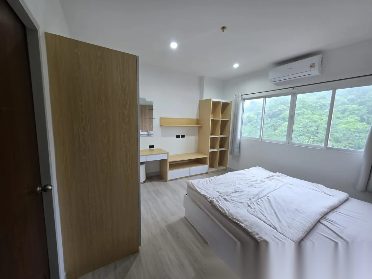 Апартаменты 1BR в ЖК The Green Places Condominium · Пхукет-таун · Вид в сад — фото 7