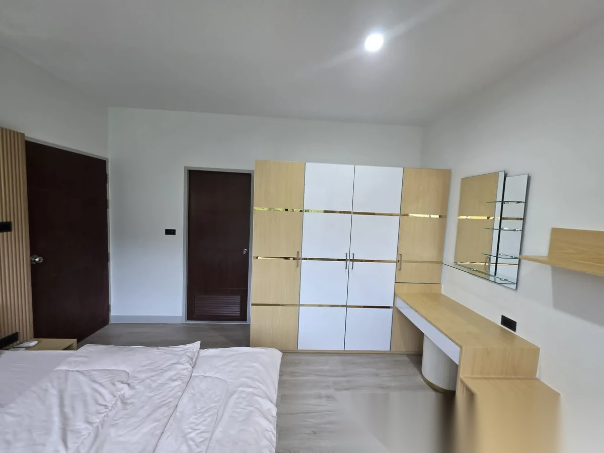 Апартаменты 1BR в ЖК The Green Places Condominium · Пхукет-таун · Вид в сад — фото 12
