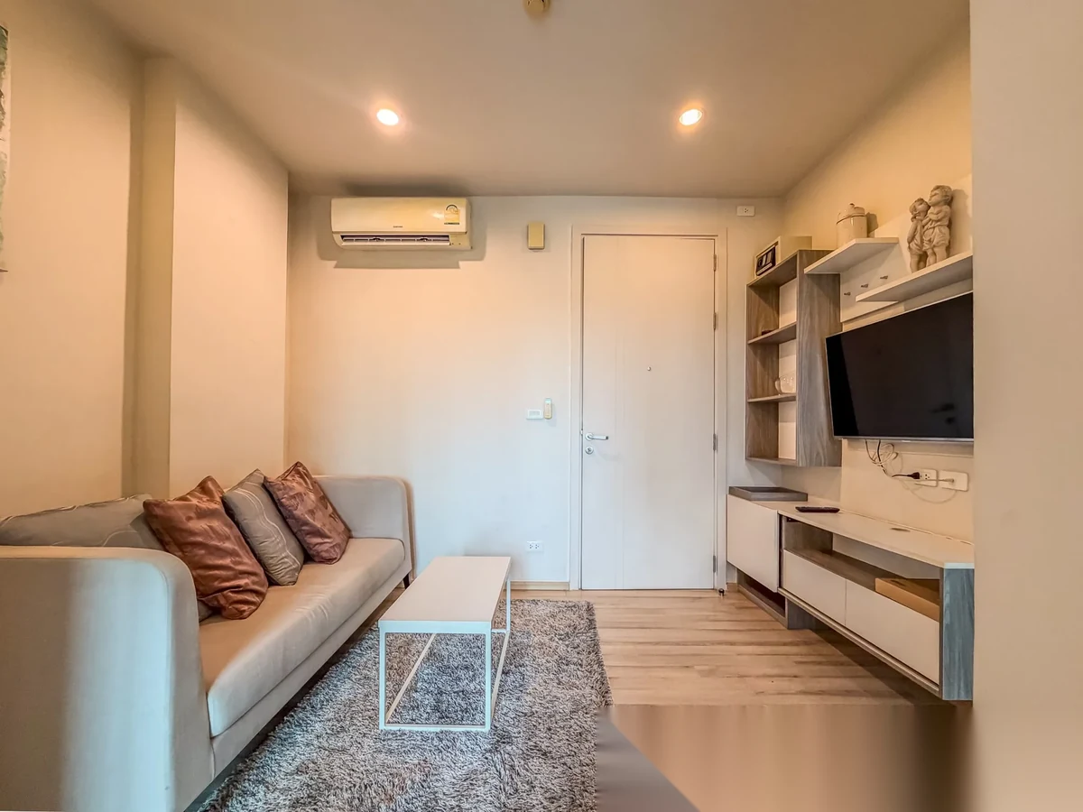 1 Bedroom Apartment for rent at The Base Downtown complex · Wichit — photo 4