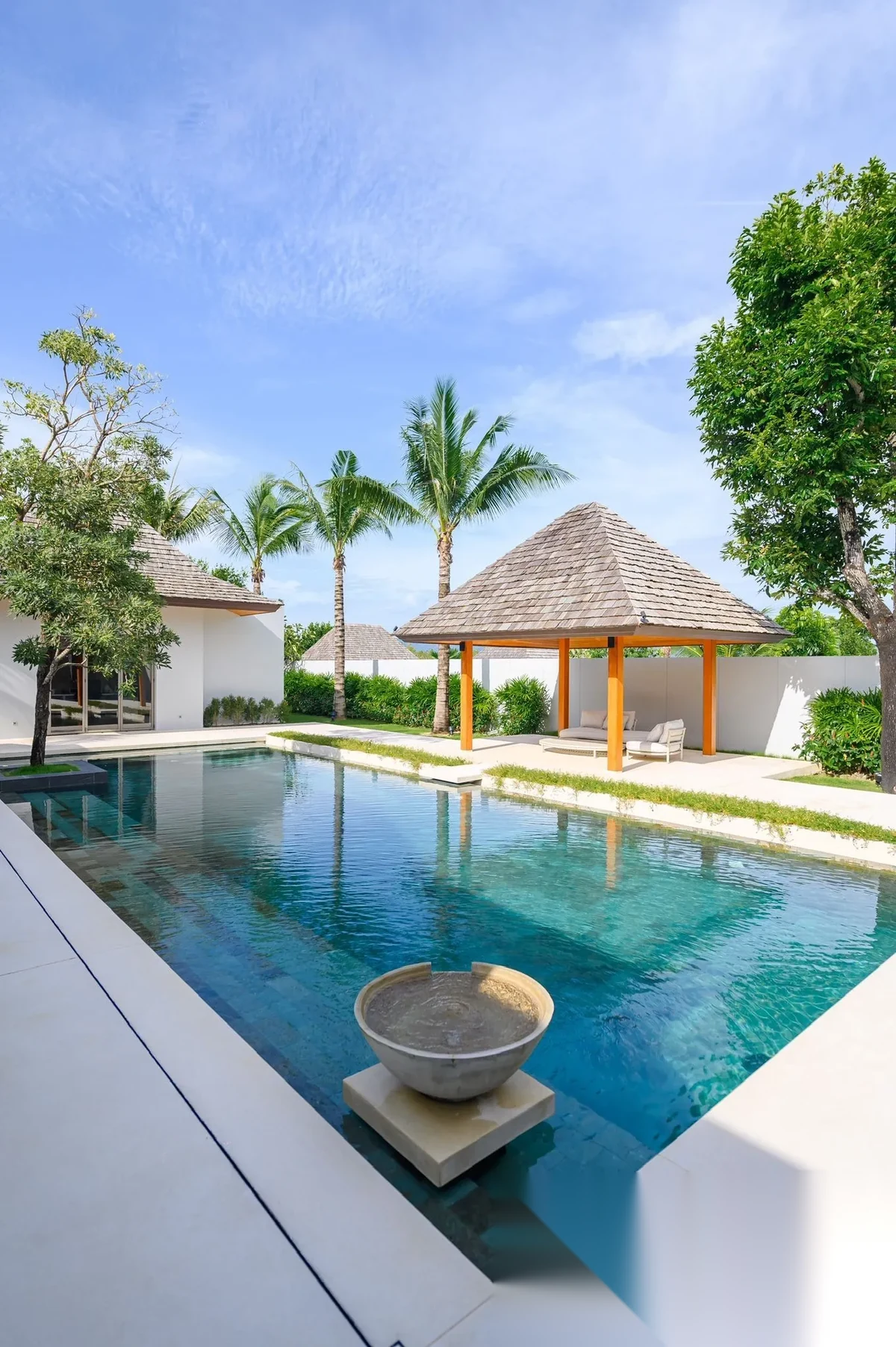 5 Bedroom Villa for rent at Anchan Hills complex · Si Sunthon · Pool View — photo 2