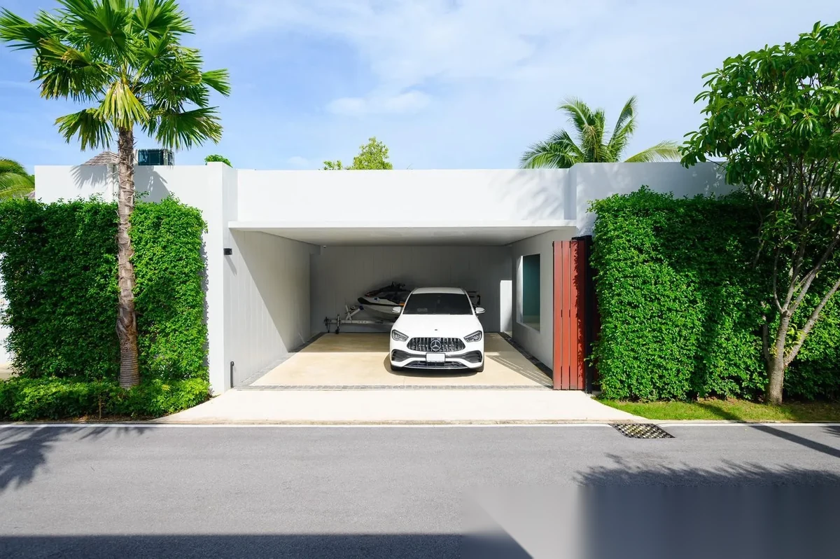 5 Bedroom Villa for rent at Anchan Hills complex · Si Sunthon · Pool View — photo 7