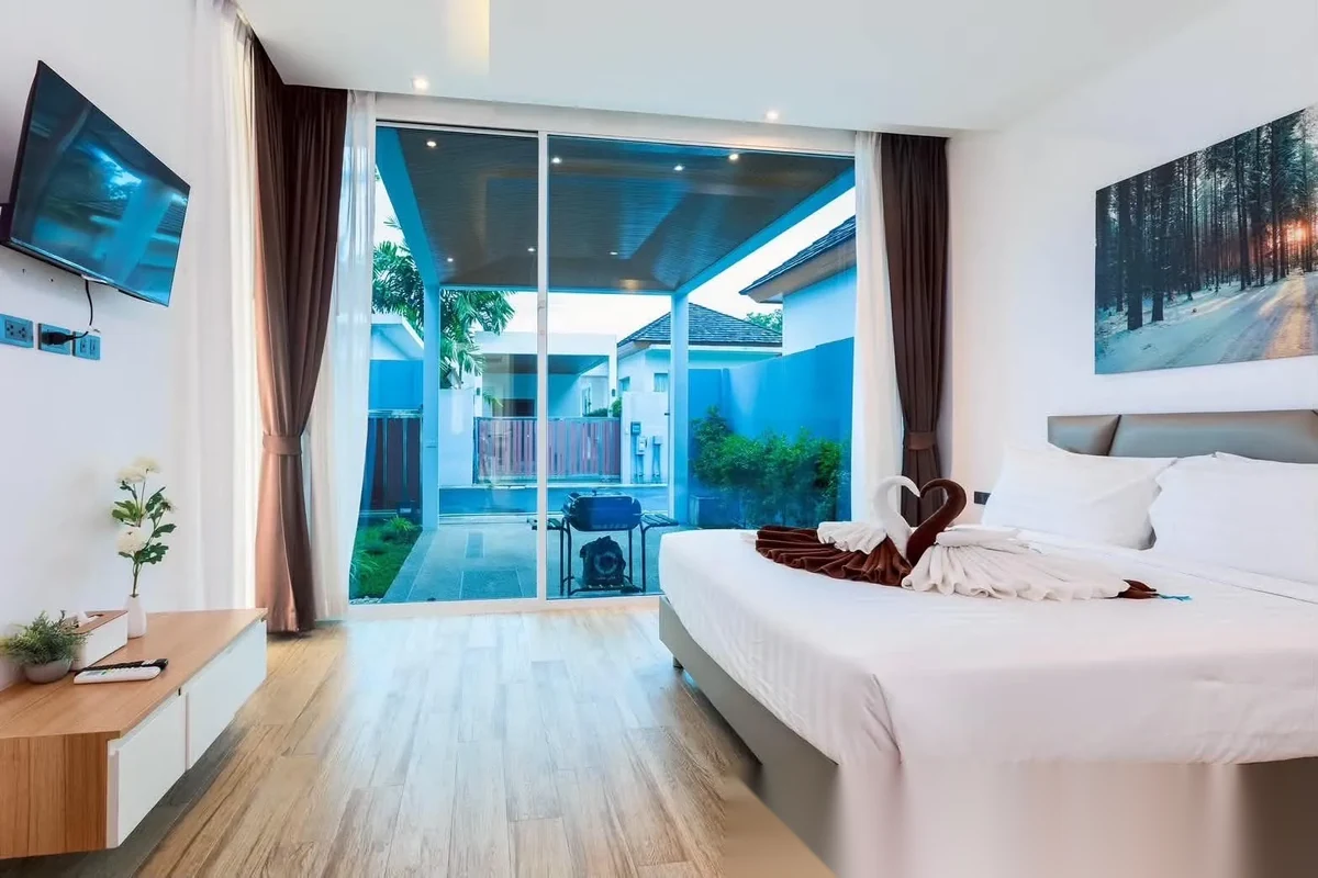 3 Bedroom Villa for rent at The Signature Villas Naiharn complex · Rawai · Pool Access — photo 7