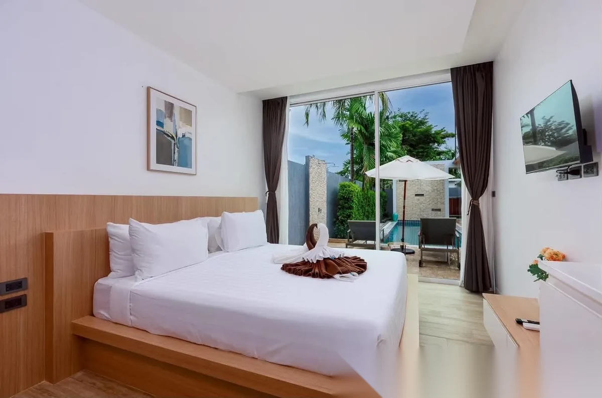 3 Bedroom Villa for rent at The Signature Villas Naiharn complex · Rawai · Pool Access — photo 8