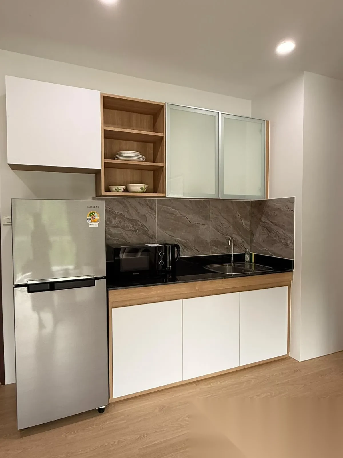 Апартаменты 1BR в ЖК The Green Places Condominium · Пхукет-таун · Вид в сад — фото 6