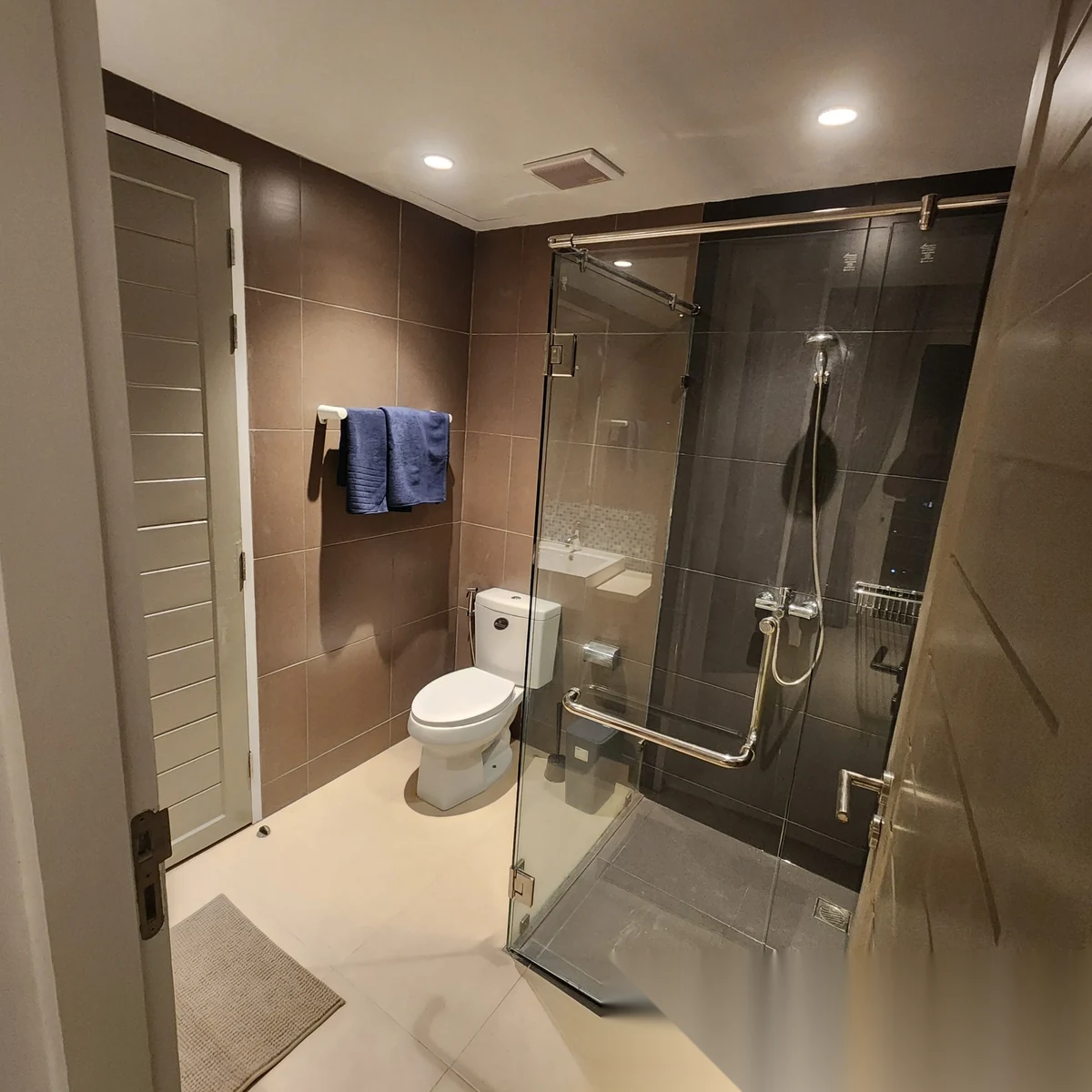 1 Bedroom Penthouse for rent at Kathu Golf Condo complex · Kathu · Lake View — photo 10