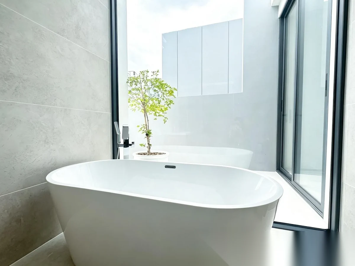 Вилла 4BR в комплексе Larimar Villas · Чалонг · Выход к бассейну — фото 4