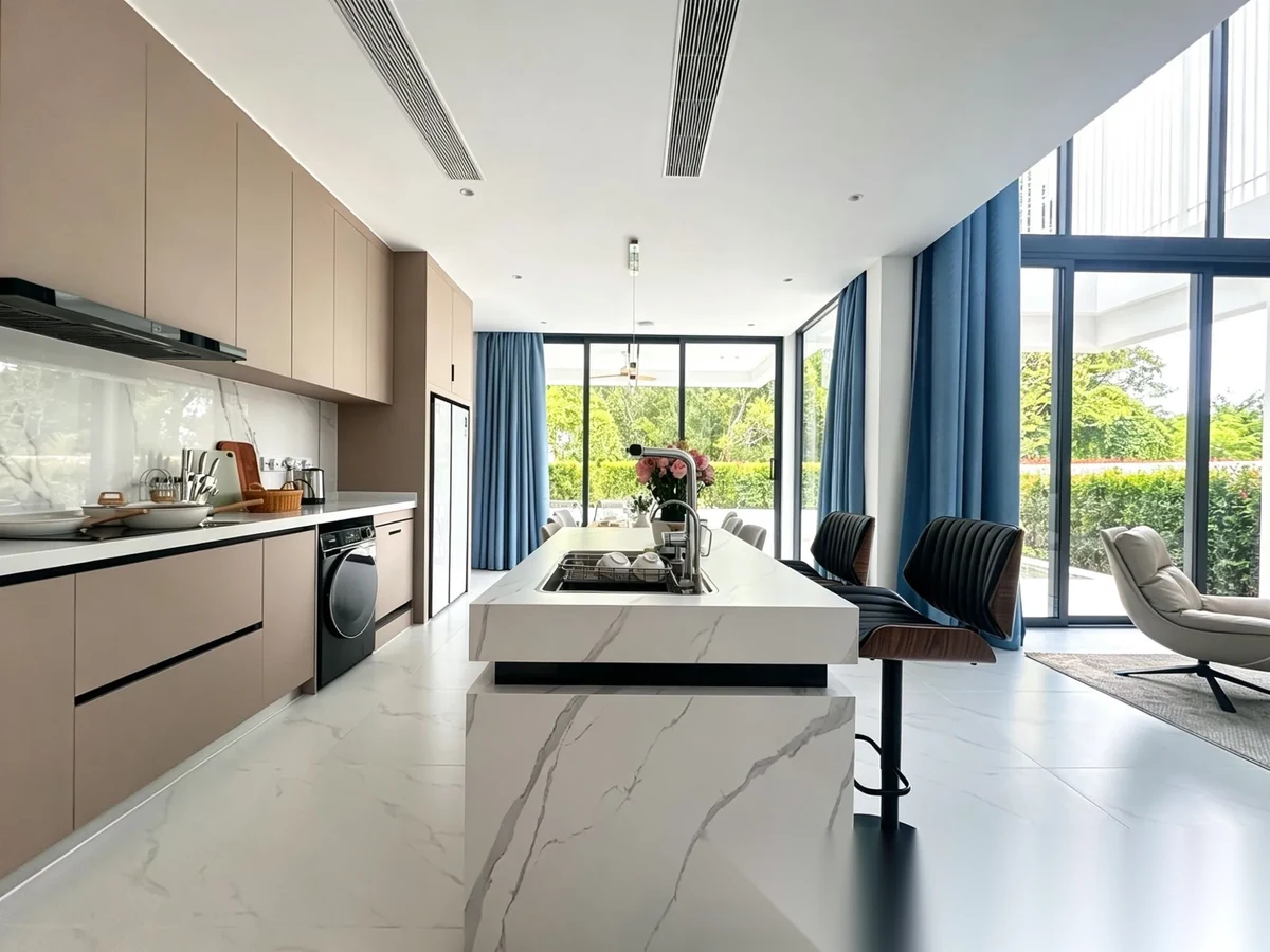 Вилла 4BR в комплексе Larimar Villas · Чалонг · Выход к бассейну — фото 11