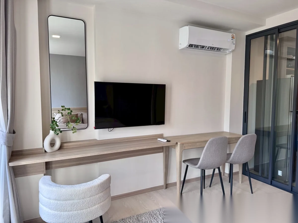 Studio Apartment for rent at The Base Rise complex · Wichit · Pool View — photo 3