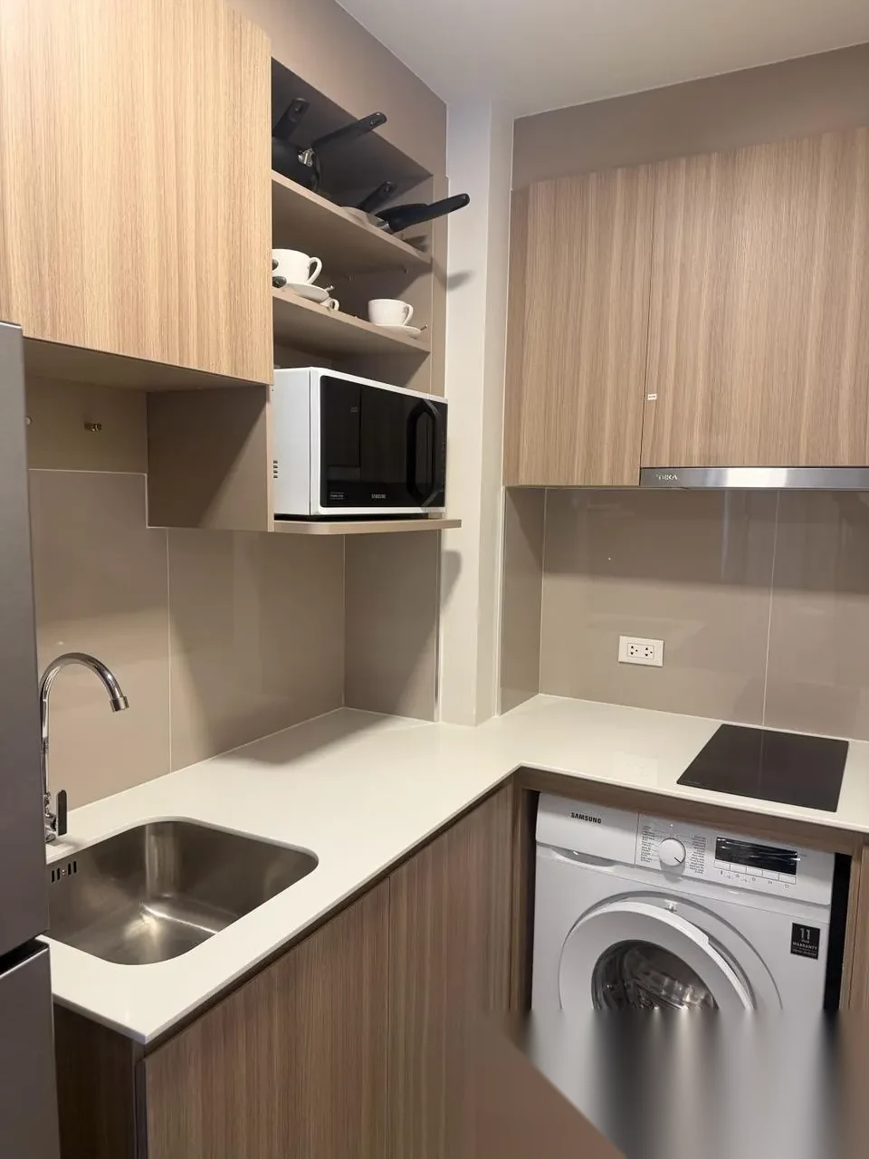 Апартаменты 2BR в ЖК The Base Rise · Вичит · Вид на бассейн — фото 5