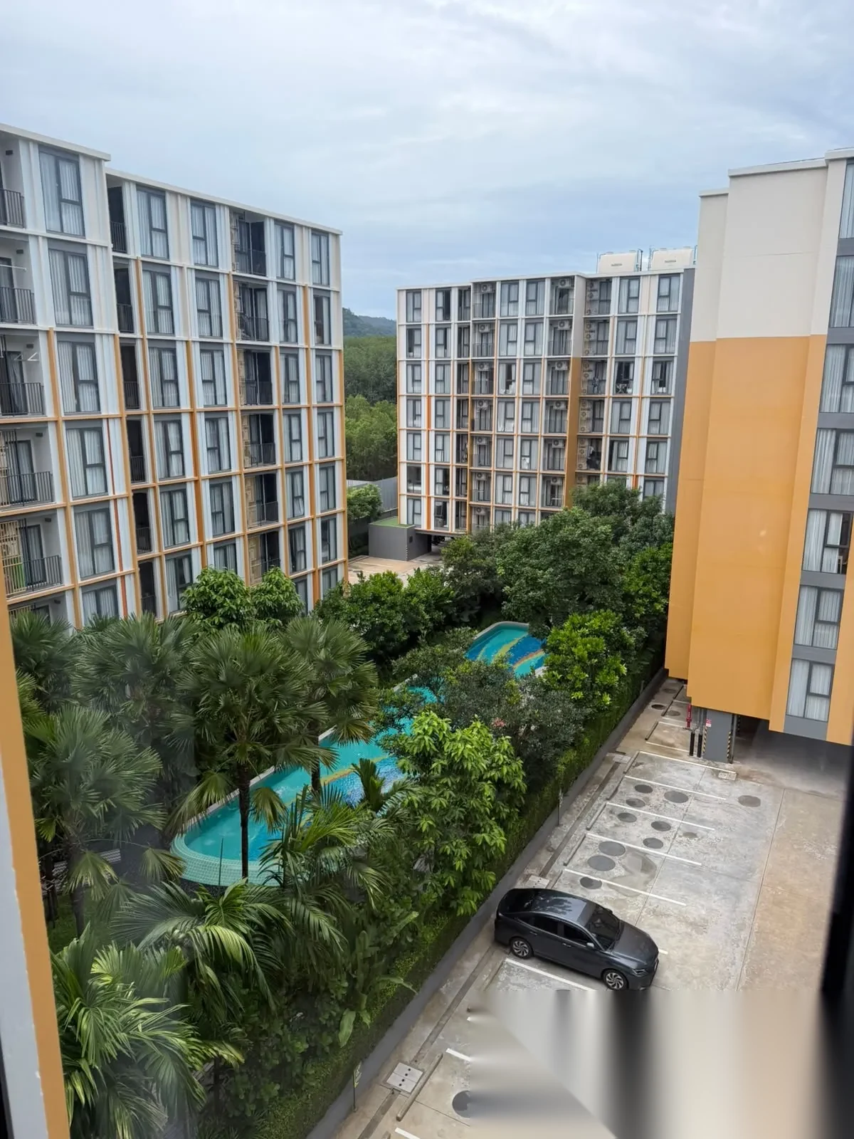 Апартаменты 2BR в ЖК The Base Rise · Вичит · Вид на бассейн — фото 9