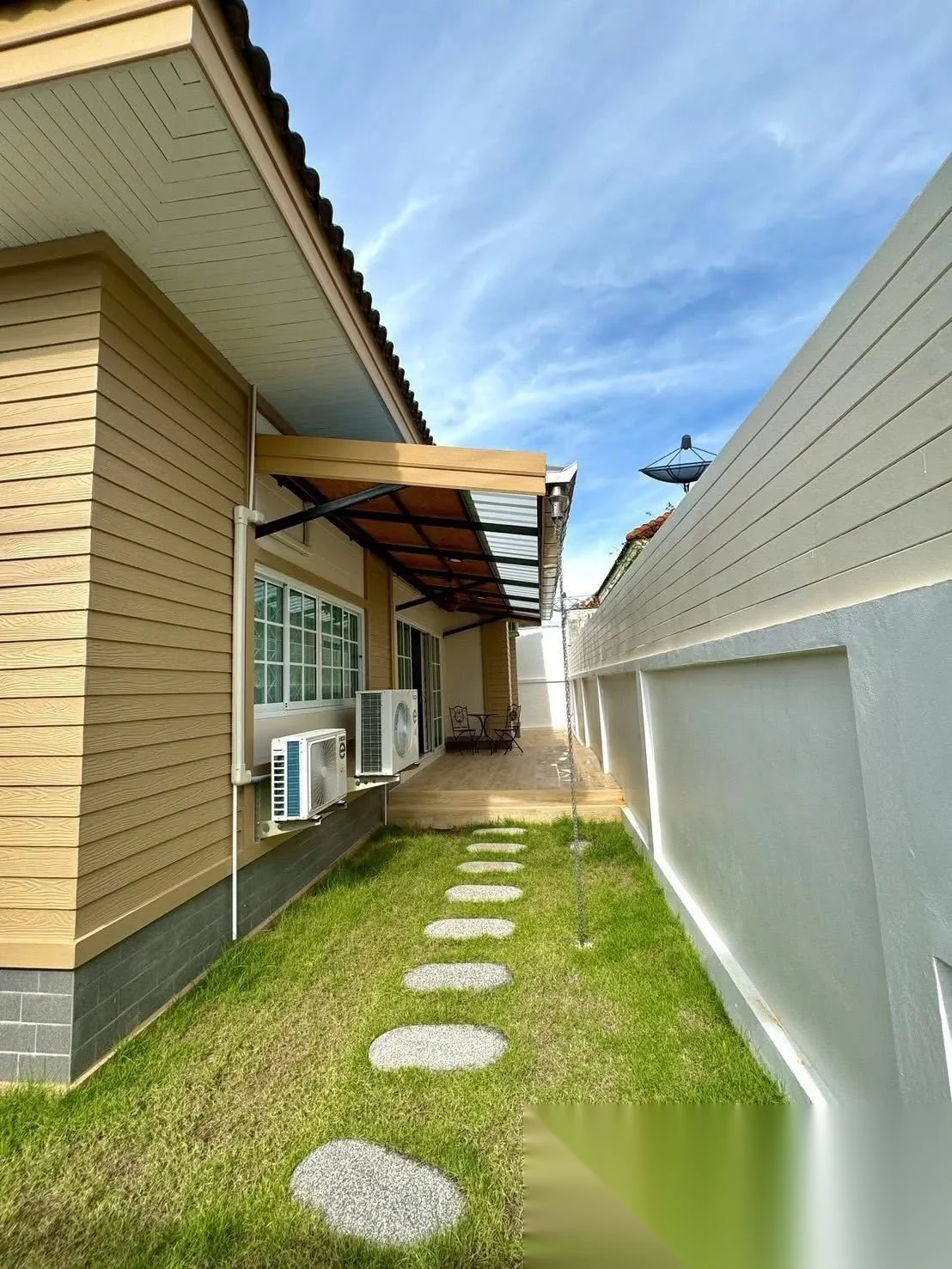 3 Bedroom Townhouse for rent at Chao Fah Garden Home 3 complex · Ko Kaeo · Garden View — photo 3