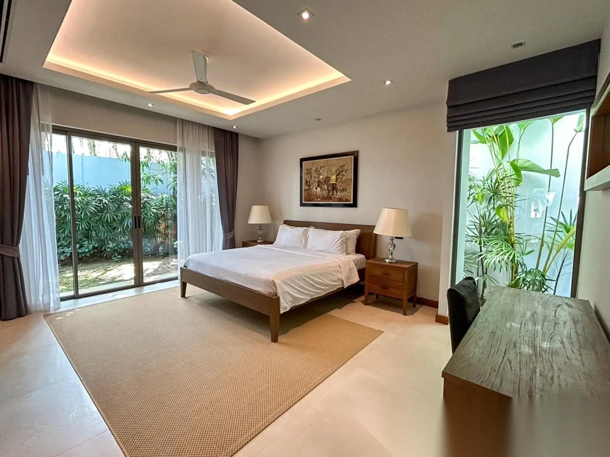 3 Bedroom Villa for rent at Anchan Grand Residence complex · Si Sunthon · Pool View — photo 4