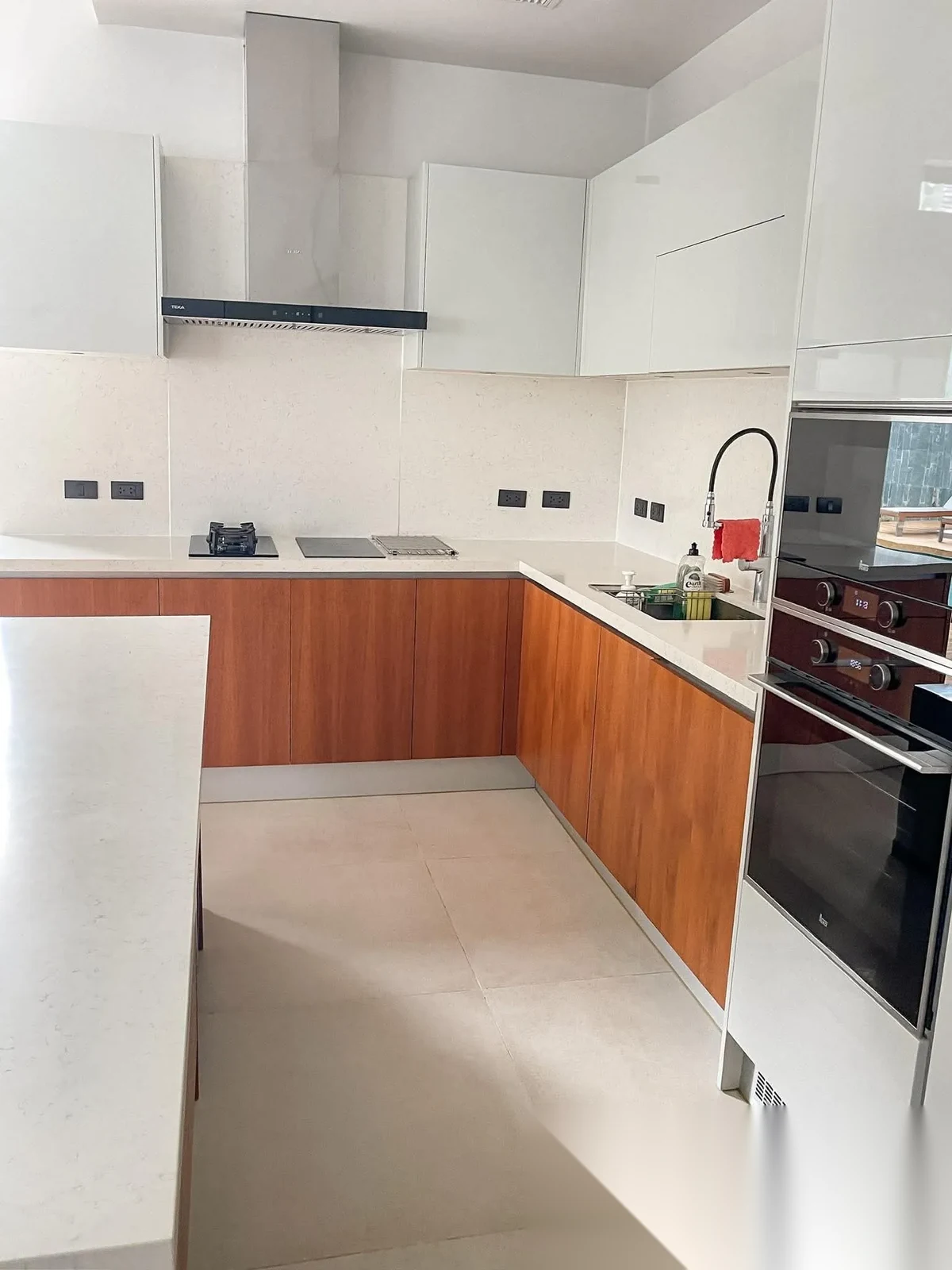 3 Bedroom Villa for rent at Anchan Grand Residence complex · Si Sunthon · Pool View — photo 8