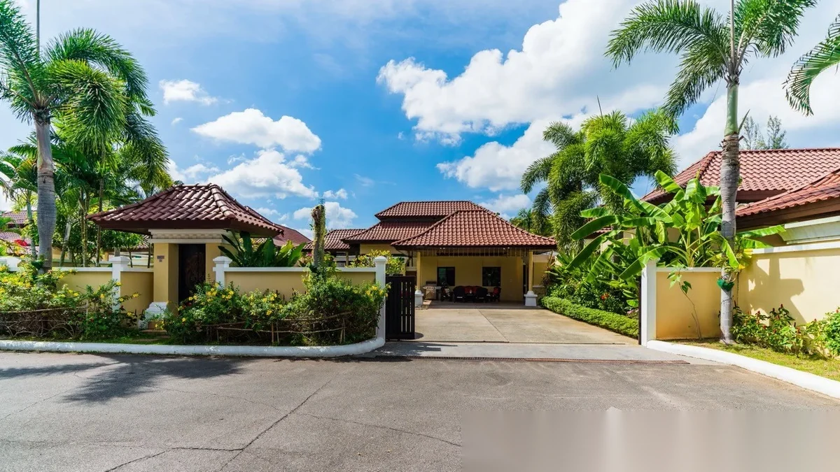 Вилла 4BR в комплексе Ocean Palms Villa Bangtao · Чернг Тале / Bang Tao · Вид на бассейн — фото 3