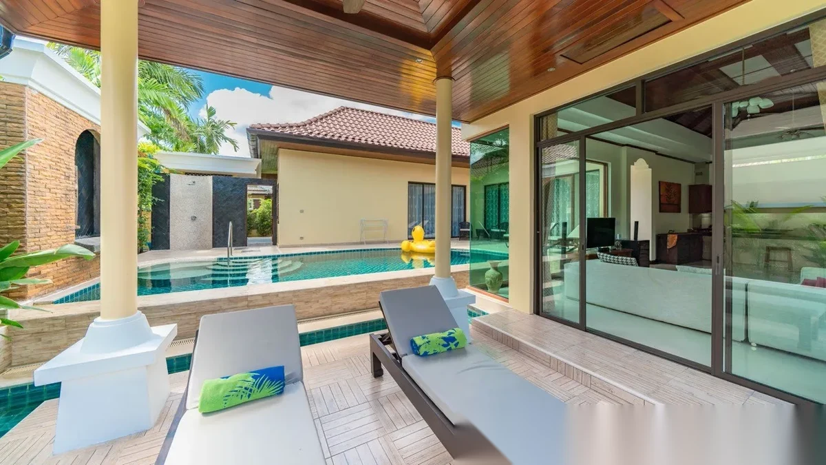 Вилла 4BR в комплексе Ocean Palms Villa Bangtao · Чернг Тале / Bang Tao · Вид на бассейн — фото 8