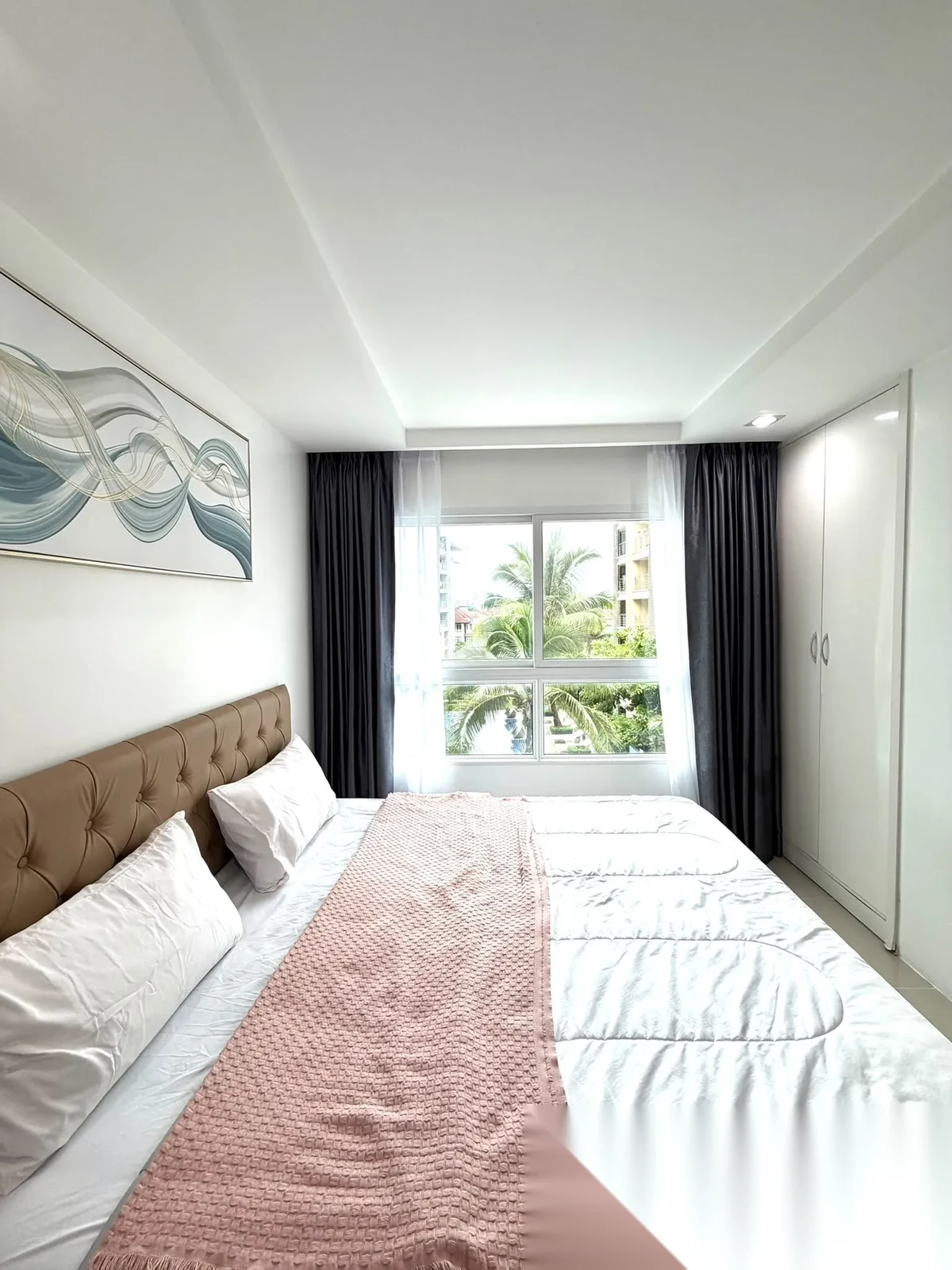 1 Bedroom Apartment for rent at Royal Place complex · Kathu · Pool View — photo 2