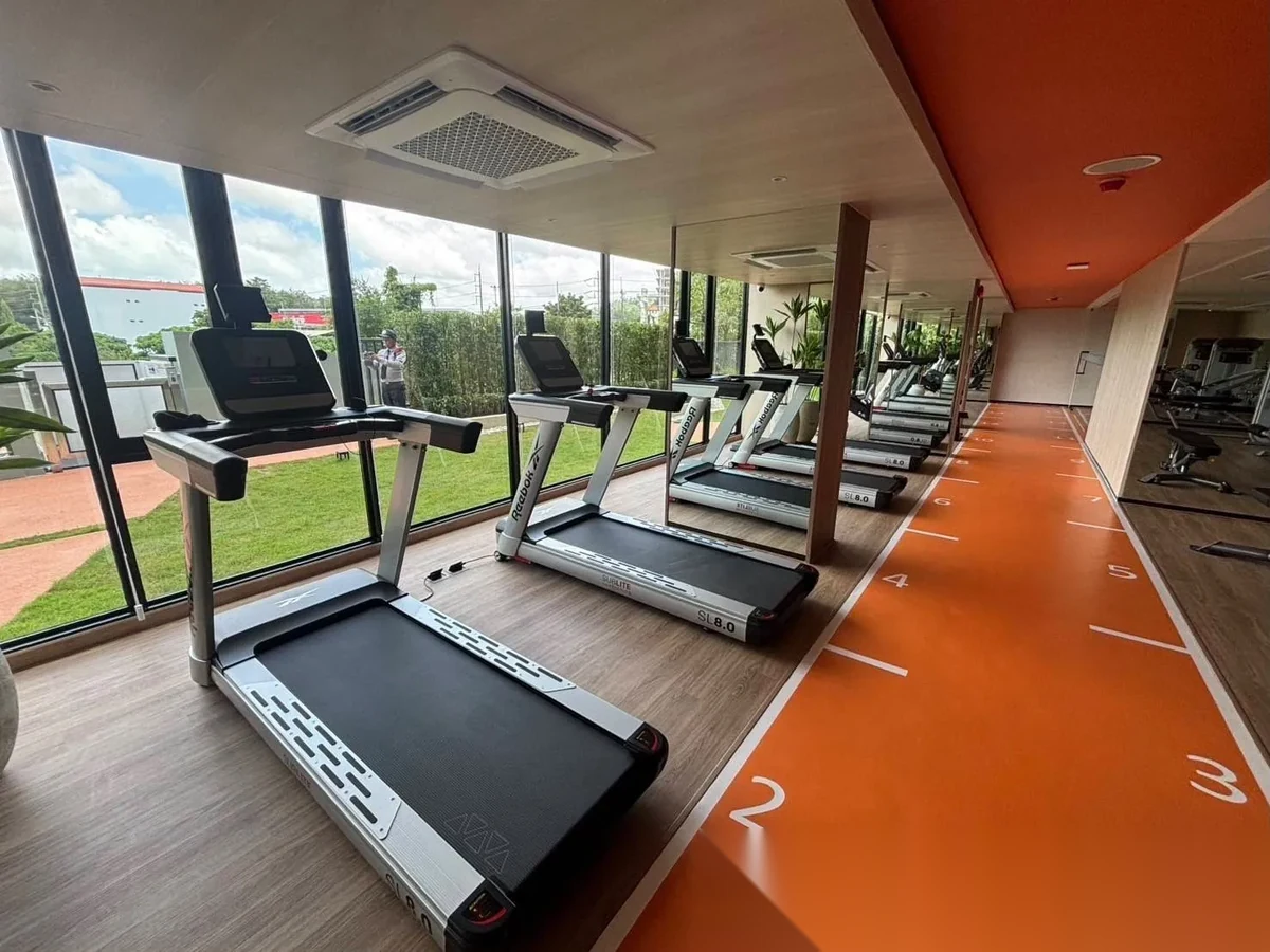 Апартаменты 1BR в ЖК THE BASE Bukit · Вичит · Выход к бассейну — фото 10