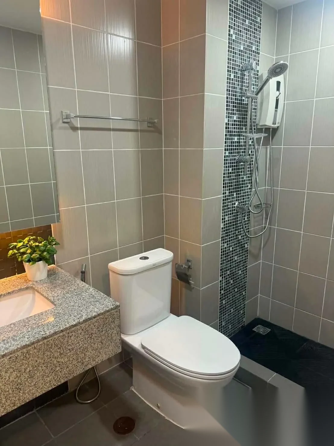 1 Bedroom Apartment for rent at The Scene complex · Kathu — photo 5