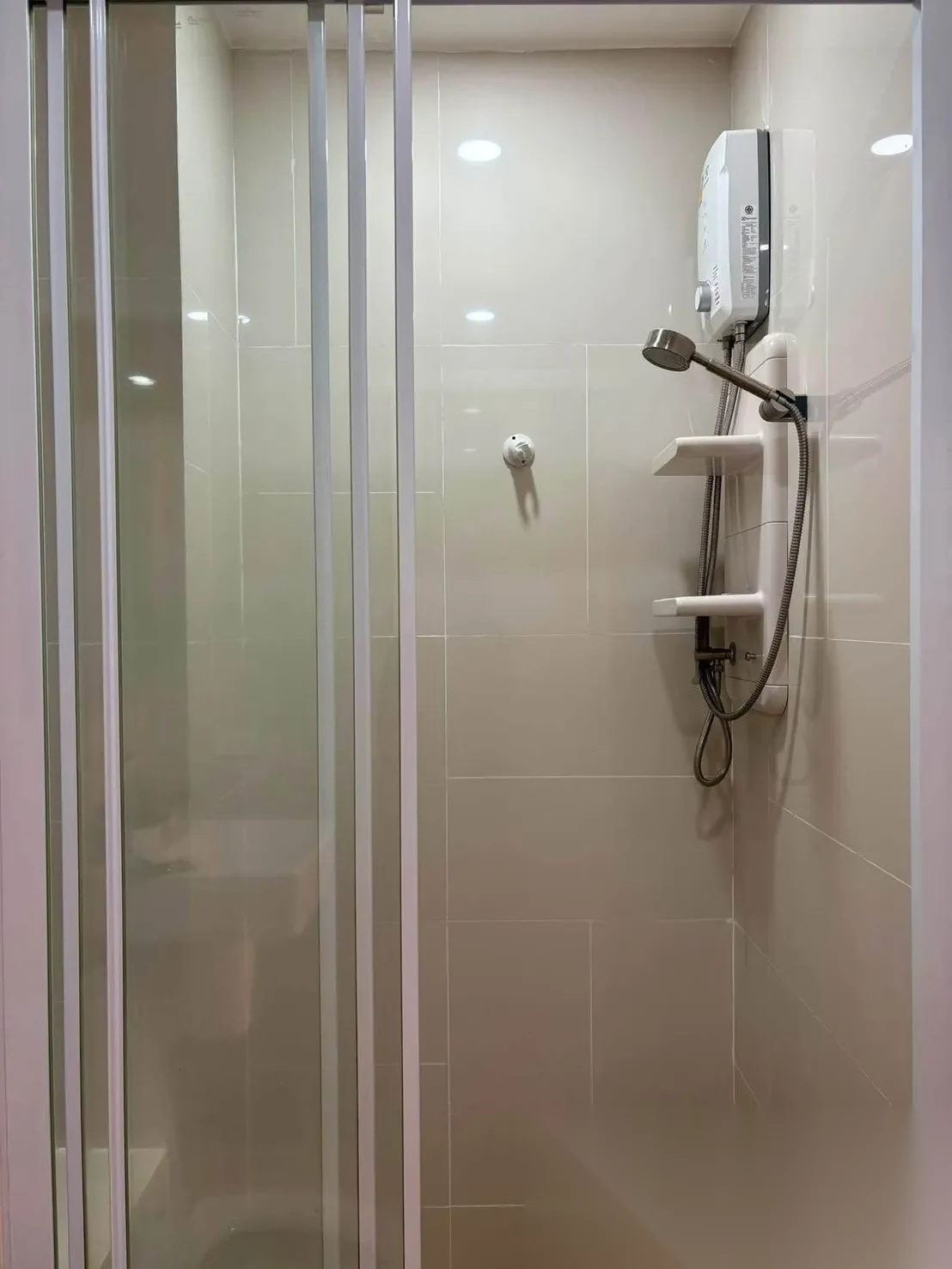 1 Bedroom Apartment for rent at The Base Uptown complex · Phuket Town · Garden View — photo 8