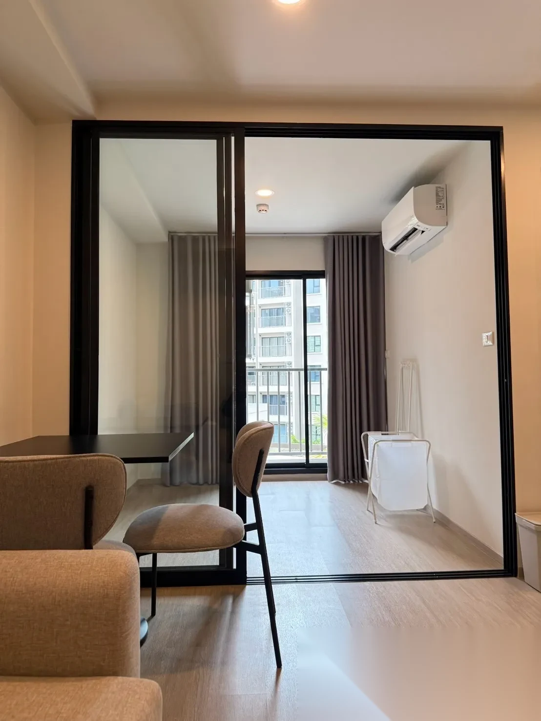 Апартаменты 1BR в ЖК The Origin Kathu-Patong · Кату · Вид на бассейн — фото 3
