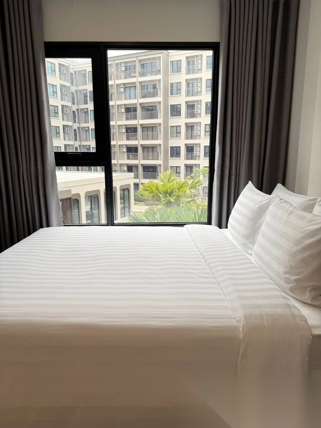 Апартаменты 1BR в ЖК The Origin Kathu-Patong · Кату · Вид на бассейн — фото 12