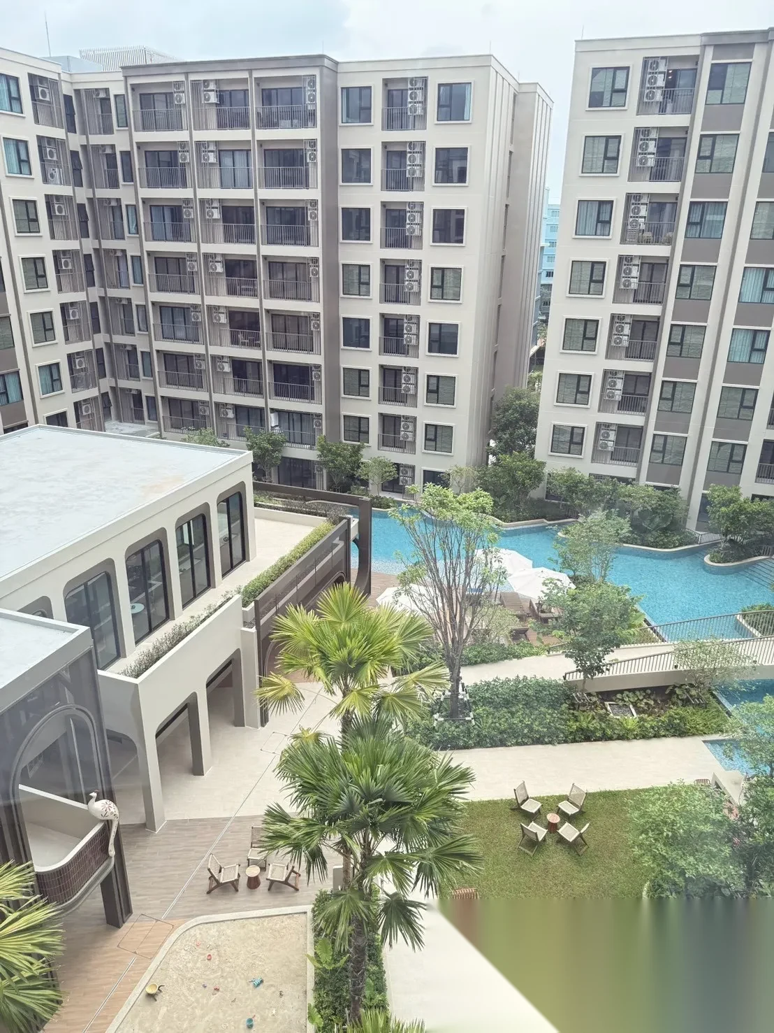 Апартаменты 1BR в ЖК The Origin Kathu-Patong · Кату · Вид на бассейн — фото 4