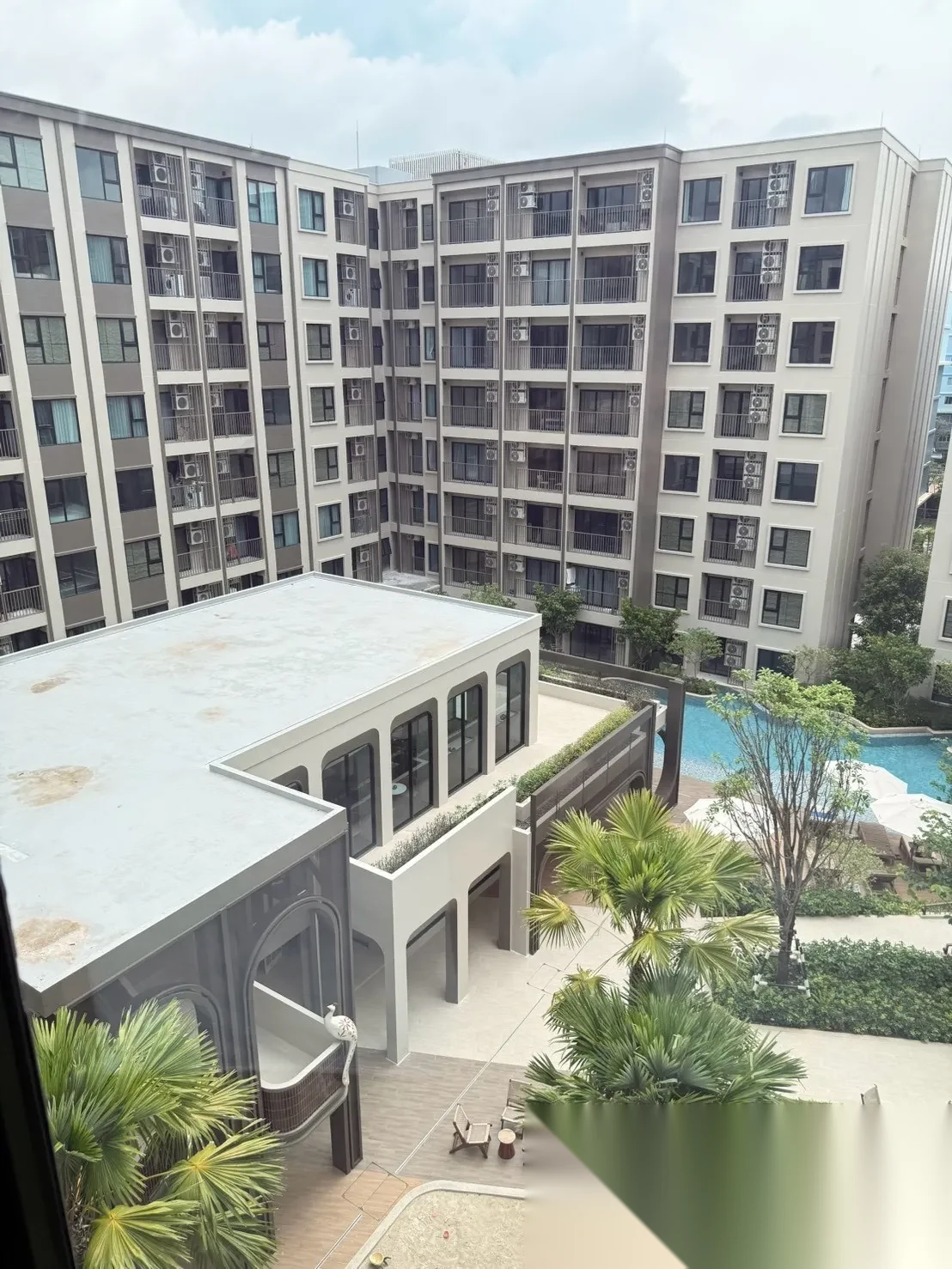 Апартаменты 1BR в ЖК The Origin Kathu-Patong · Кату · Вид на бассейн — фото 5