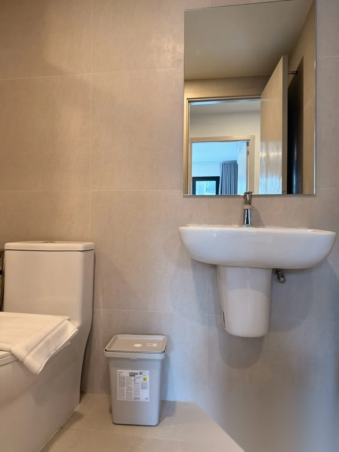 Апартаменты 1BR в ЖК The Origin Kathu-Patong · Кату · Вид на бассейн — фото 12