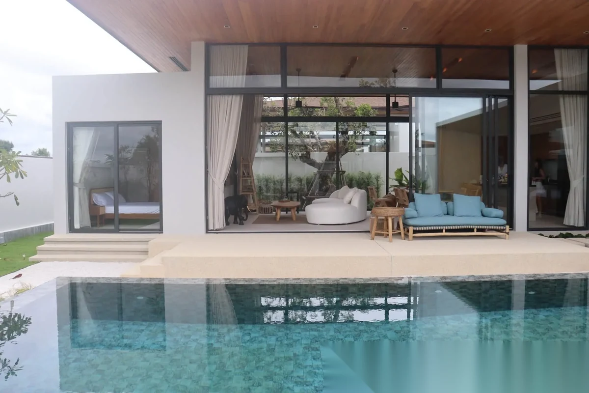 Вилла 3BR в комплексе Botanica Four Seasons - Spring Zen · Теп Красаттри · Вид на бассейн — фото 2