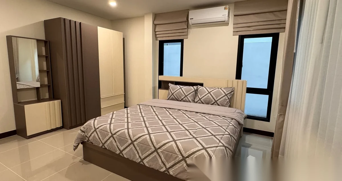 Дом 4BR в комплексе Phanason Grande Ville · Си Сунтон
