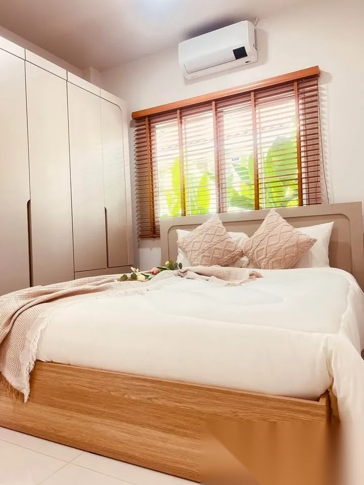 3 Bedroom House for rent at Baan Suan Neramit 1 complex · Si Sunthon · Garden View — photo 7