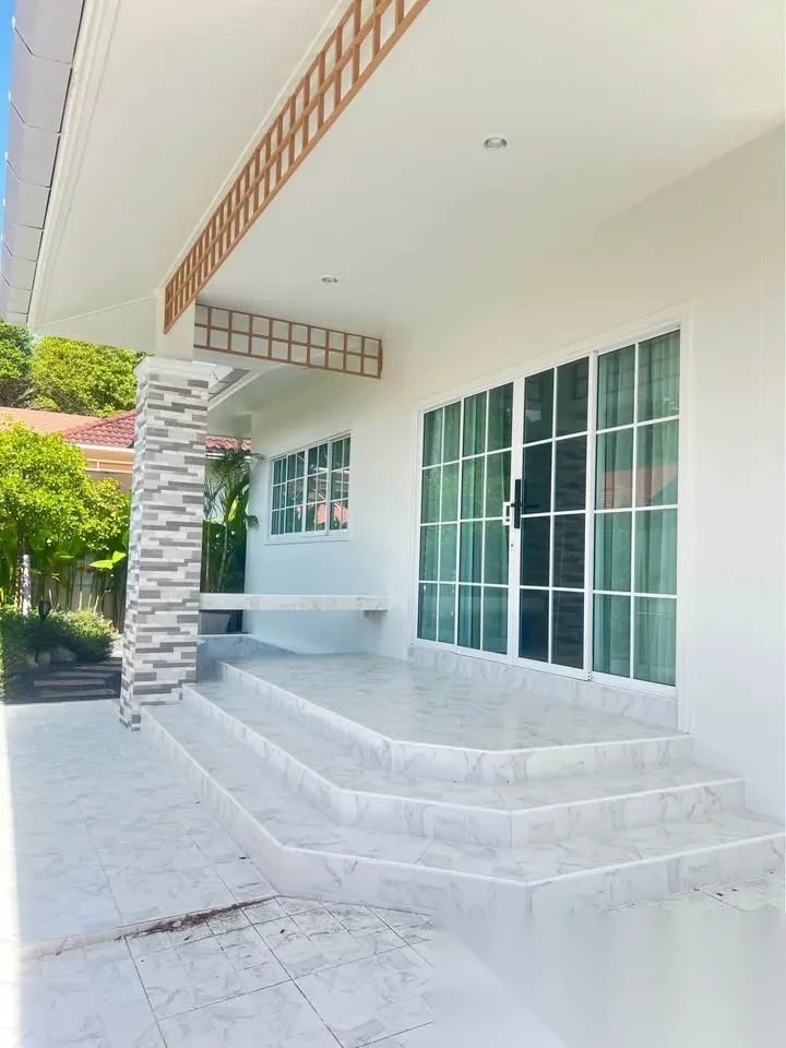 3 Bedroom House for rent at Baan Suan Neramit 1 complex · Si Sunthon · Garden View — photo 9