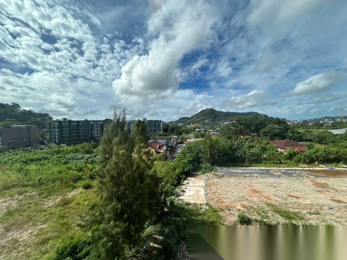 Studio Apartment for rent at THE BASE Bukit complex · Wichit · Pool Access — photo 8