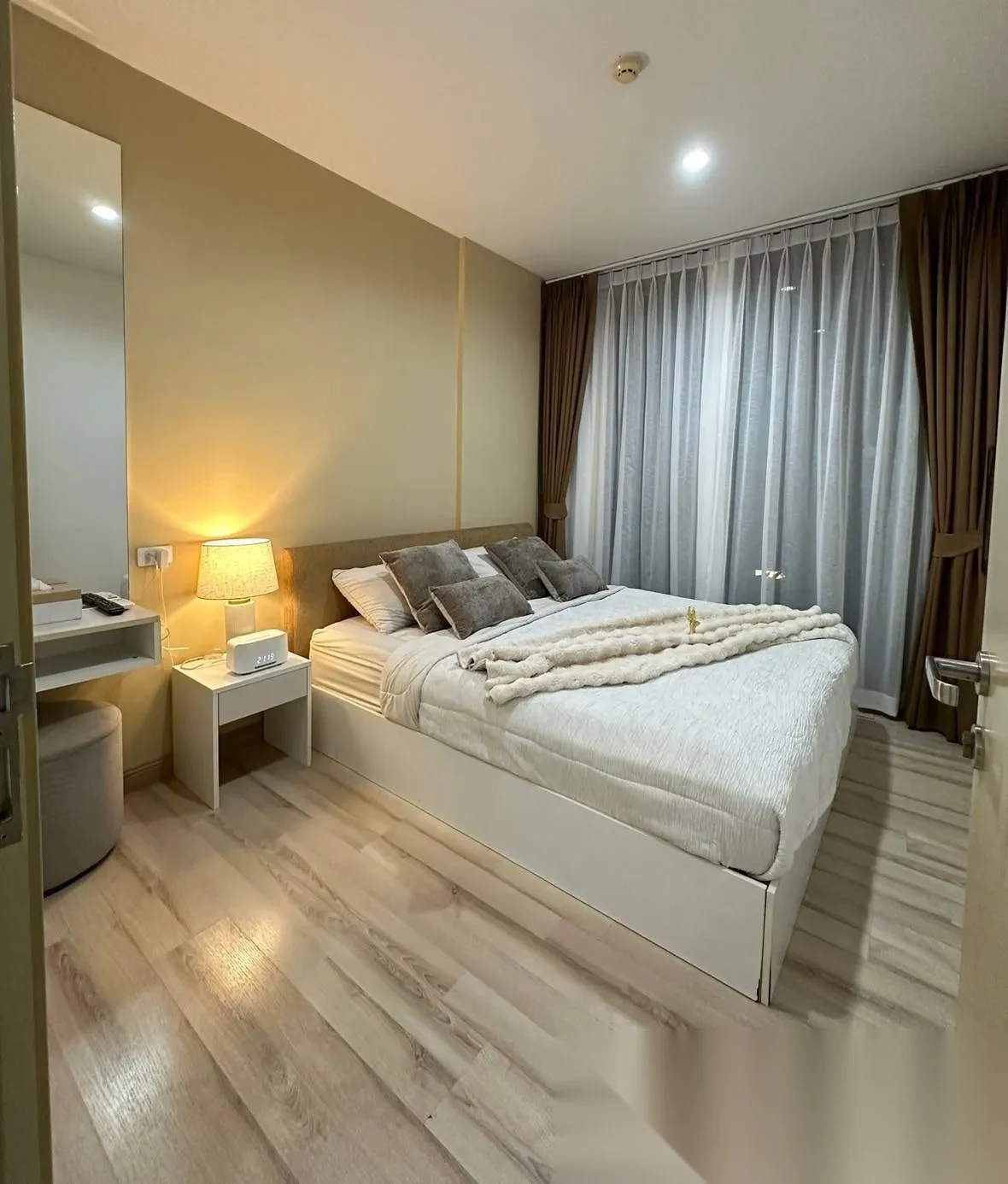 1 Bedroom Apartment for rent at The Base Uptown complex · Phuket Town · Pool View — photo 4