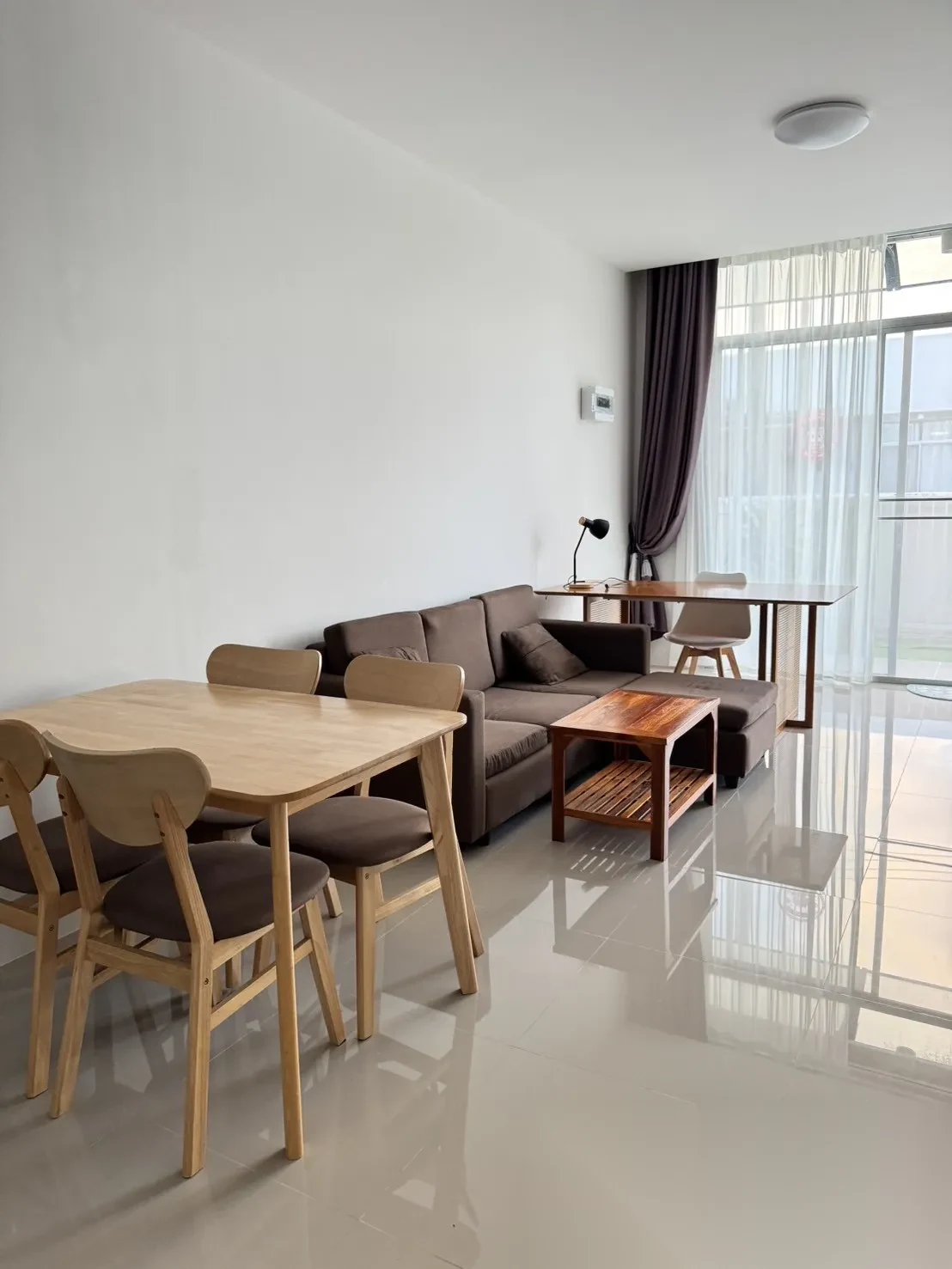 Таунхаус 2BR в комплексе Garden Place Village · Теп Красаттри · Вид в сад — фото 3