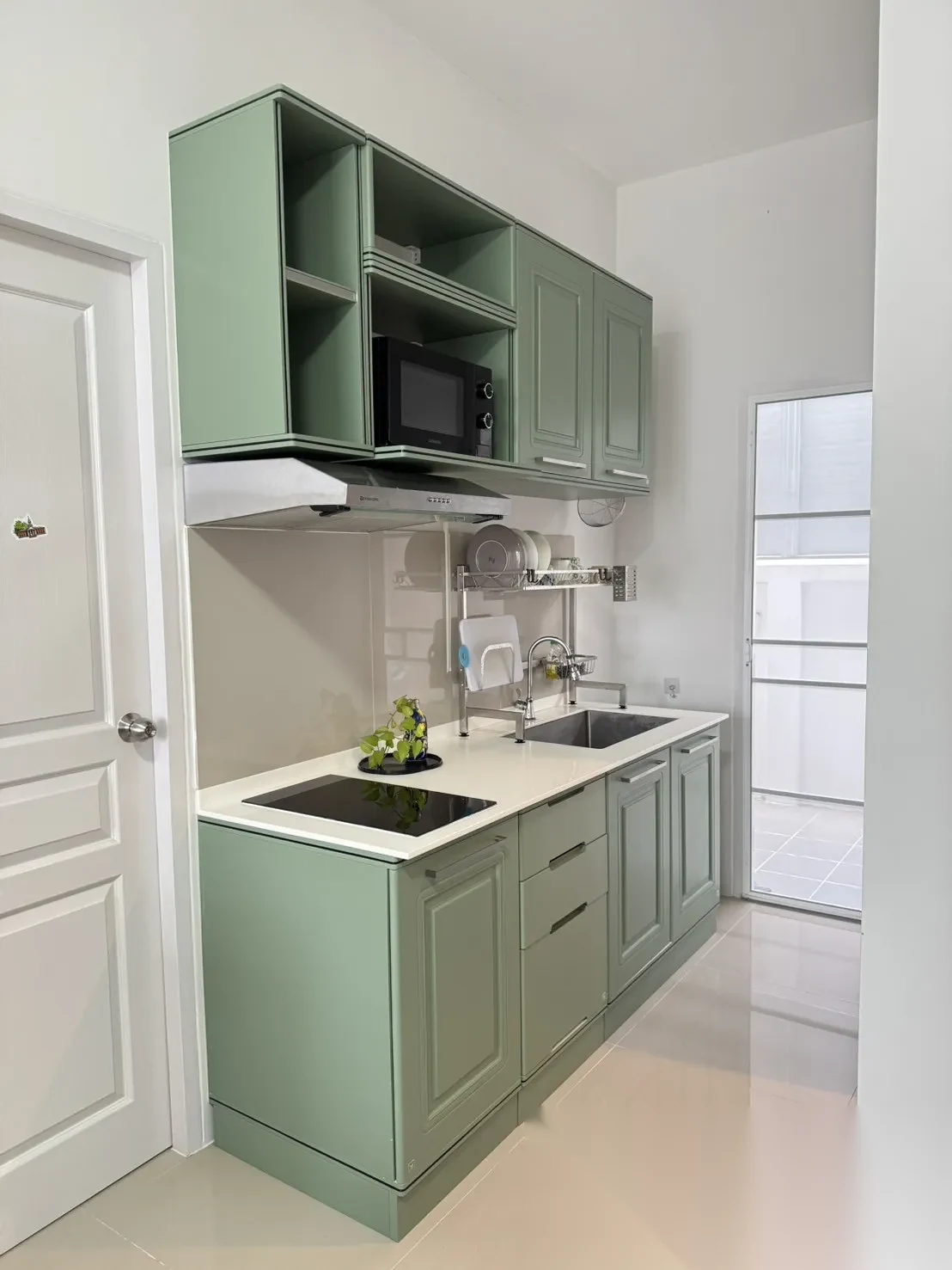 Таунхаус 2BR в комплексе Garden Place Village · Теп Красаттри · Вид в сад — фото 4
