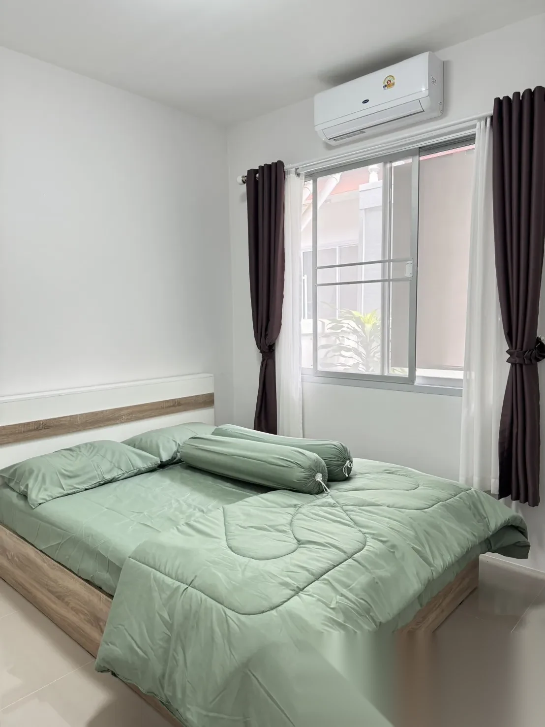 Таунхаус 2BR в комплексе Garden Place Village · Теп Красаттри · Вид в сад — фото 5