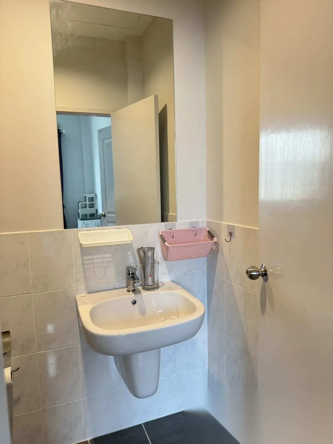 Таунхаус 2BR в комплексе Garden Place Village · Теп Красаттри · Вид в сад — фото 10