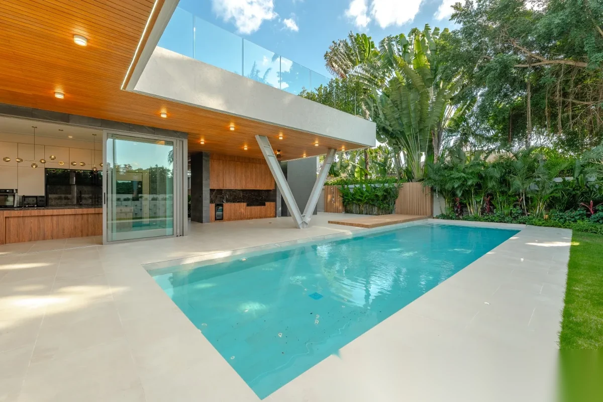 4 Bedroom Villa for sale at Tanode Villas 2 complex · Choeng Thale · Garden View — photo 17