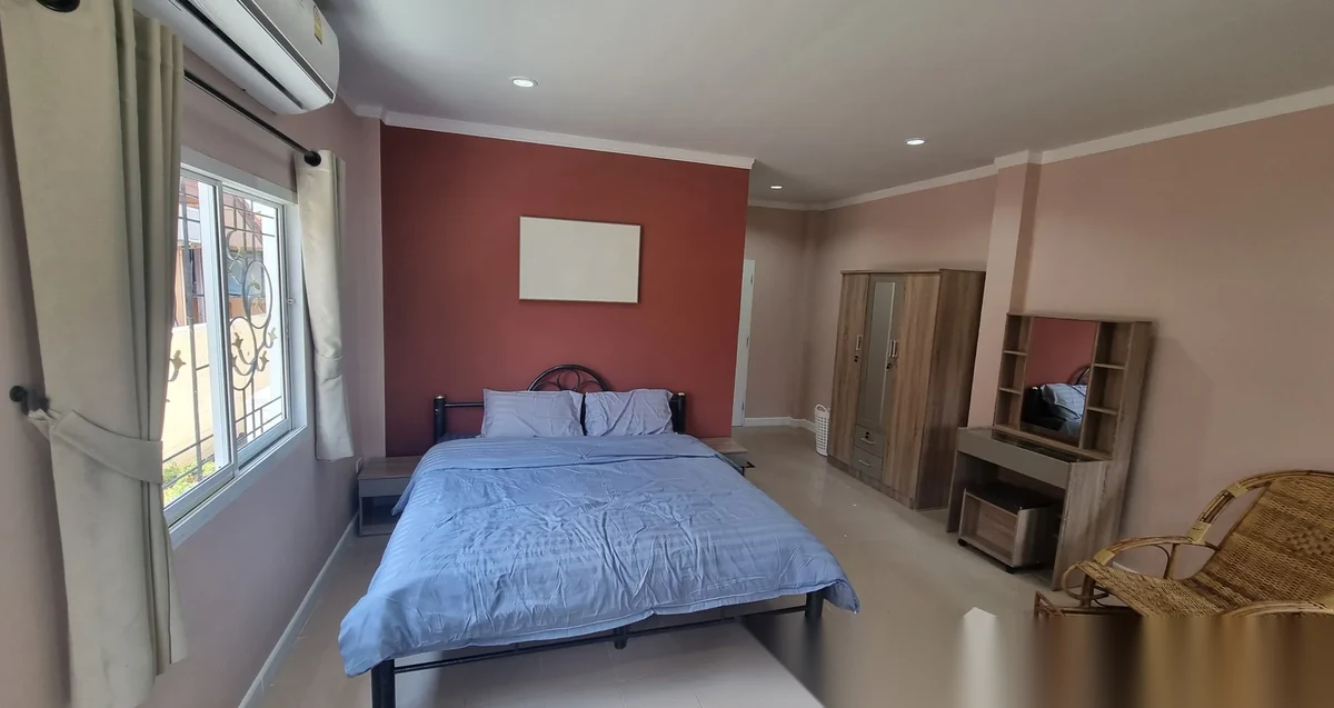 Дом 3BR в комплексе Phuket Villa Morning Star · Пхукет-таун · Выход к бассейну — превью PDF