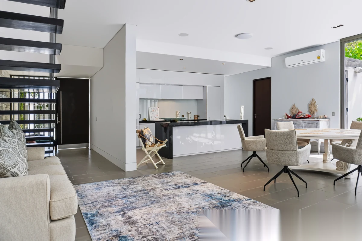 Вилла 4BR в комплексе Baan Yamu Residences · Па Клок · Вид на море — фото 3