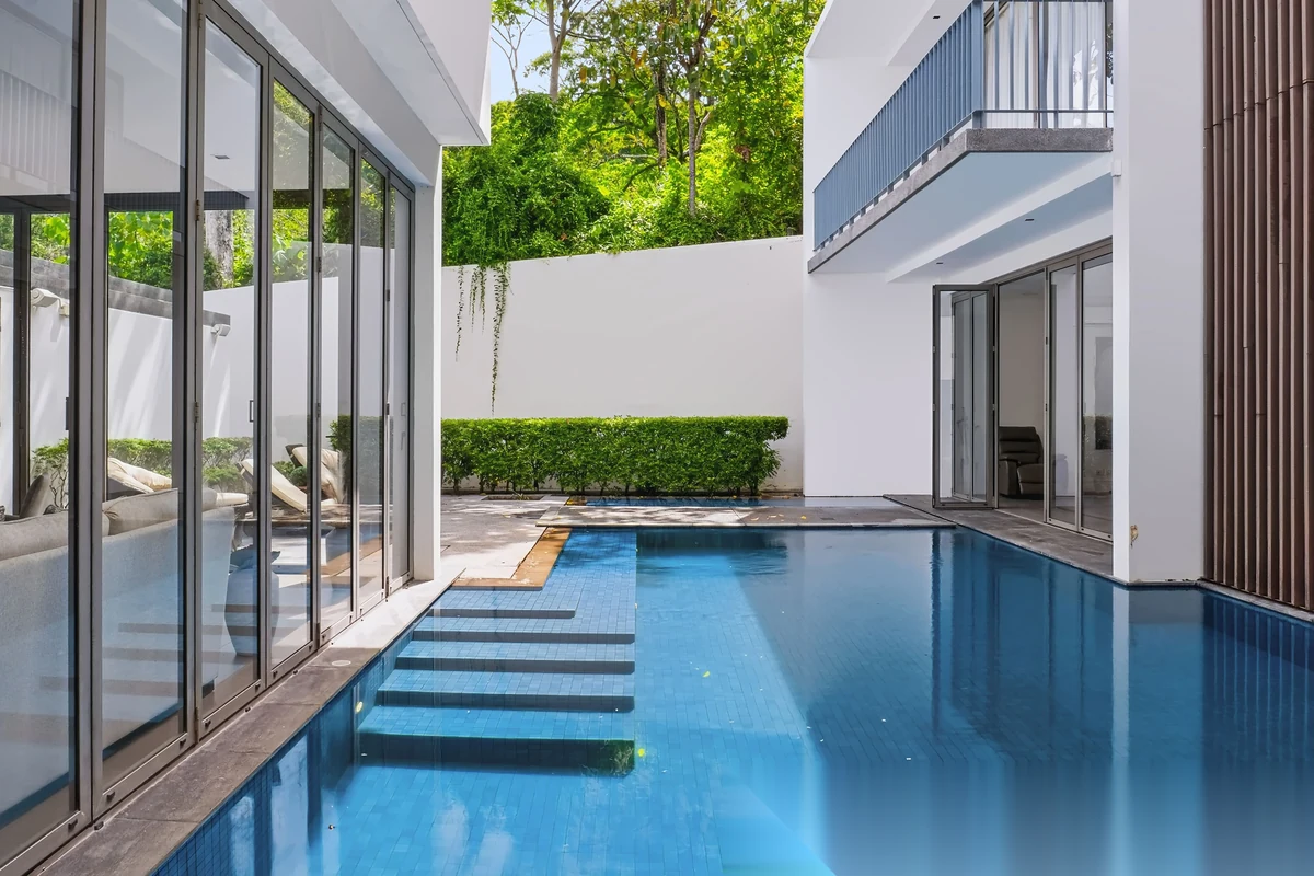 Вилла 4BR в комплексе Baan Yamu Residences · Па Клок · Вид на море — фото 12