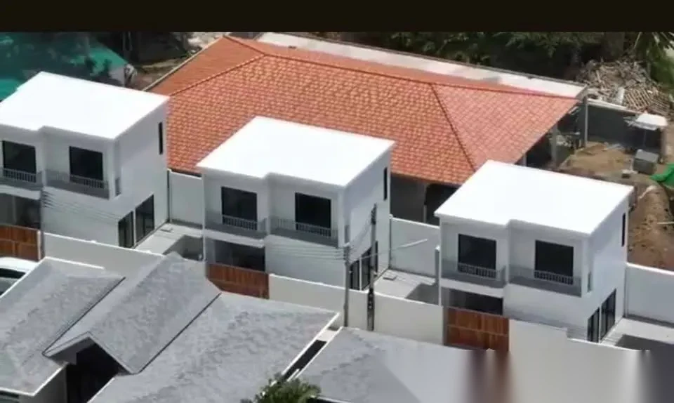 6 Bedroom Villa for sale · Pool Access — photo 3