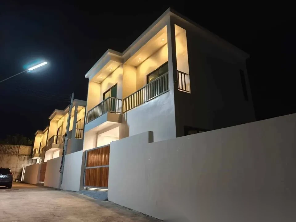 6 Bedroom Villa for sale · Pool Access — photo 4