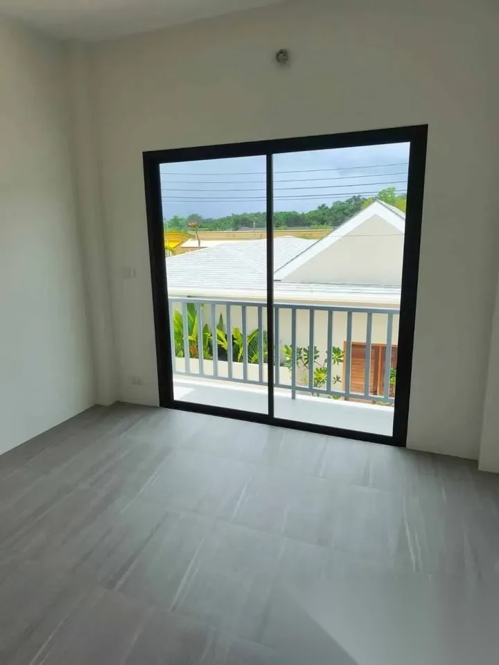6 Bedroom Villa for sale · Pool Access — photo 8